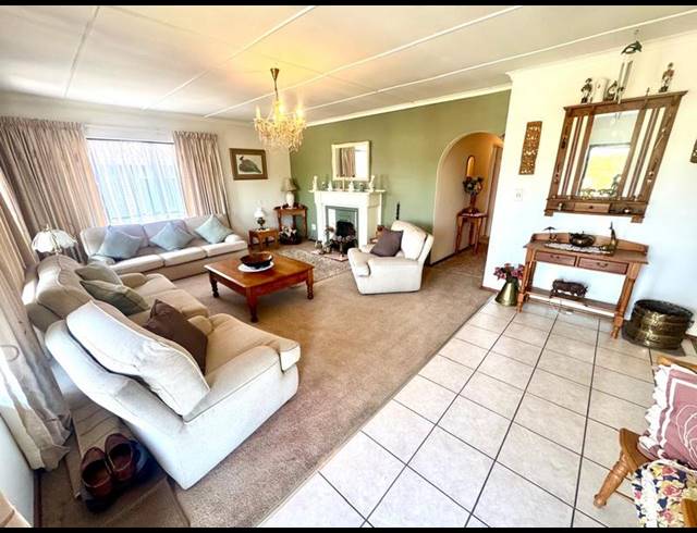 3 BEDROOM HOUSE FOR SALE IN PELHAM